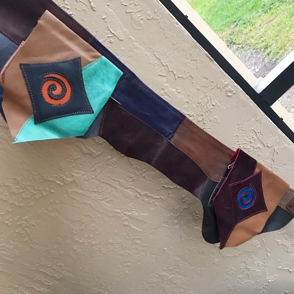 Genuine color leather swirl fanny pack design - Picture 3 of 8